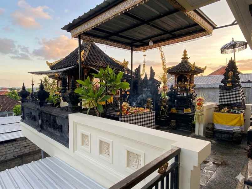 dijual rumah lantai 2 lokasi merpati monang maning