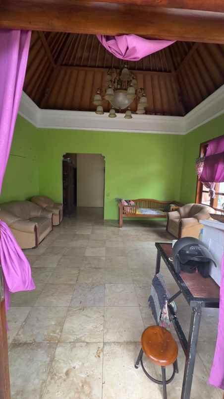 dijual rumah lokasi jalan kedonganan badung