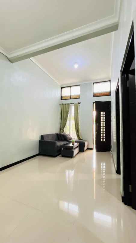 dijual rumah lokasi perumahan villa bukit tidar malang