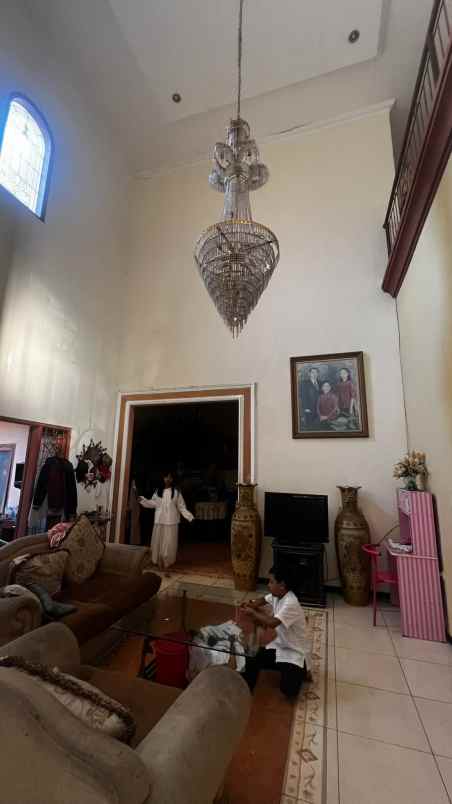 dijual rumah lokasi strategis di suhat kota malang