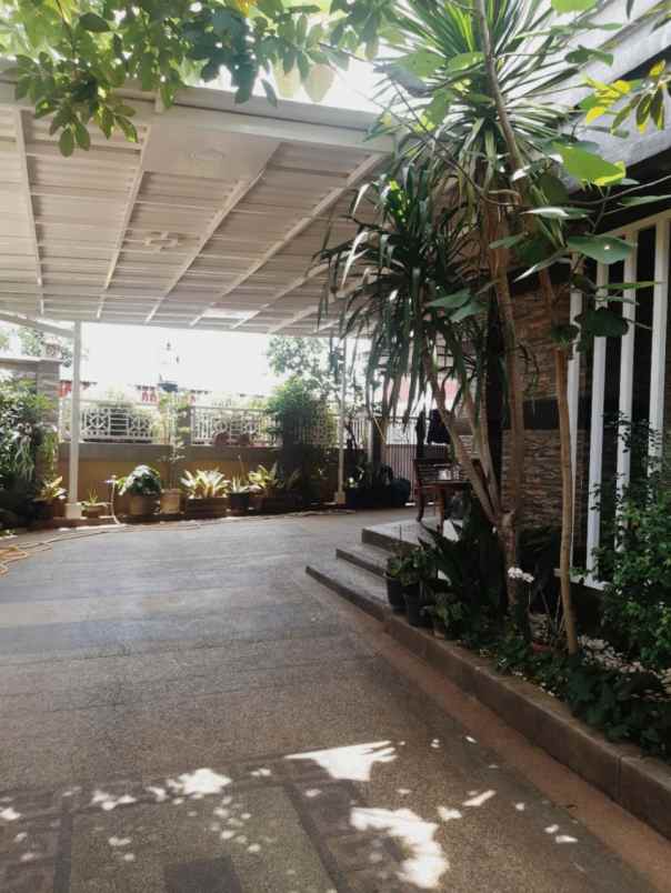dijual rumah luas mewah di meruyung limo depok