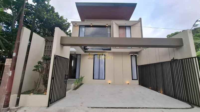 dijual rumah maguwoharjo kec depok kab