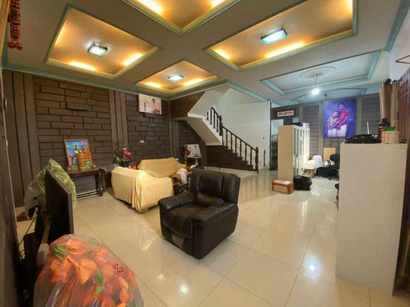 dijual rumah malibu v e28 cengkareng