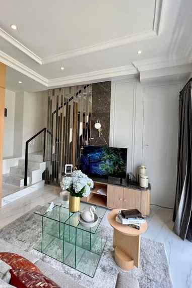 dijual rumah mansion nine