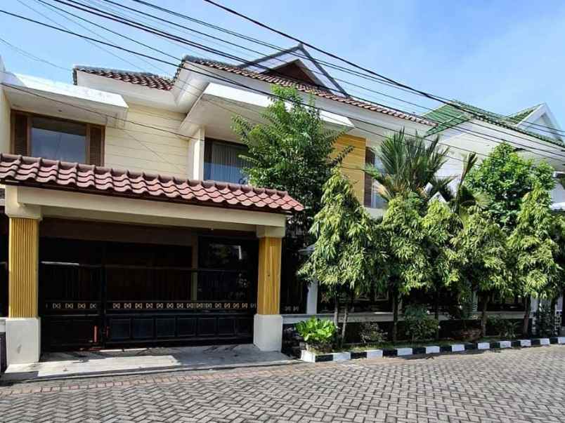 dijual rumah manyar kertoadi