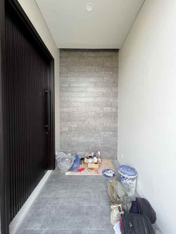 dijual rumah manyar tirtoasri