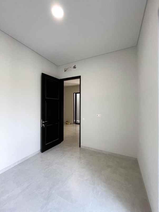 dijual rumah manyar tirtoasri