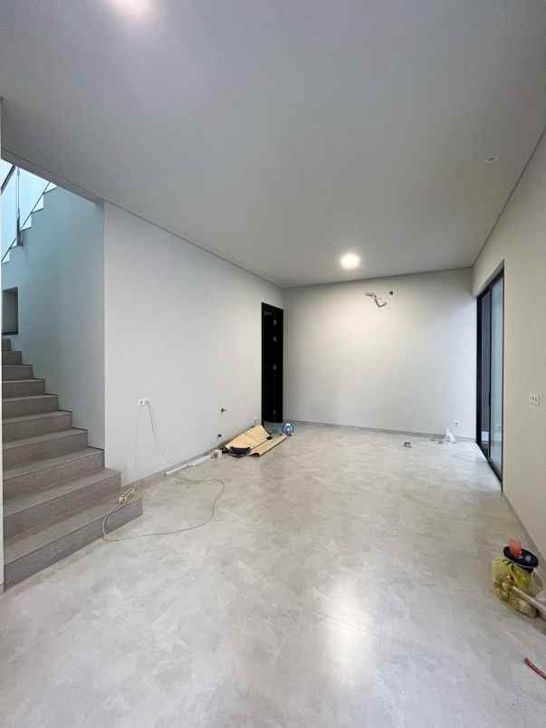 dijual rumah manyar tirtoasri