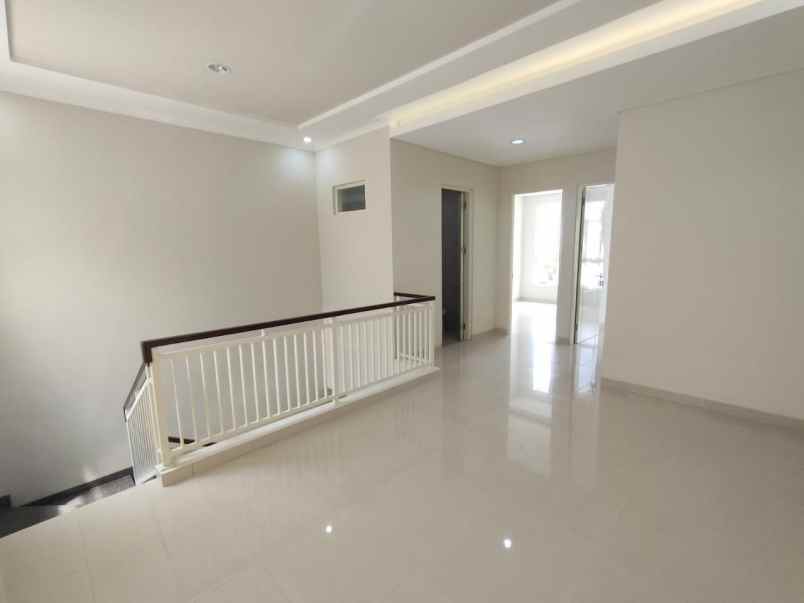 dijual rumah manyar tirtoasri tompotika surabaya timur