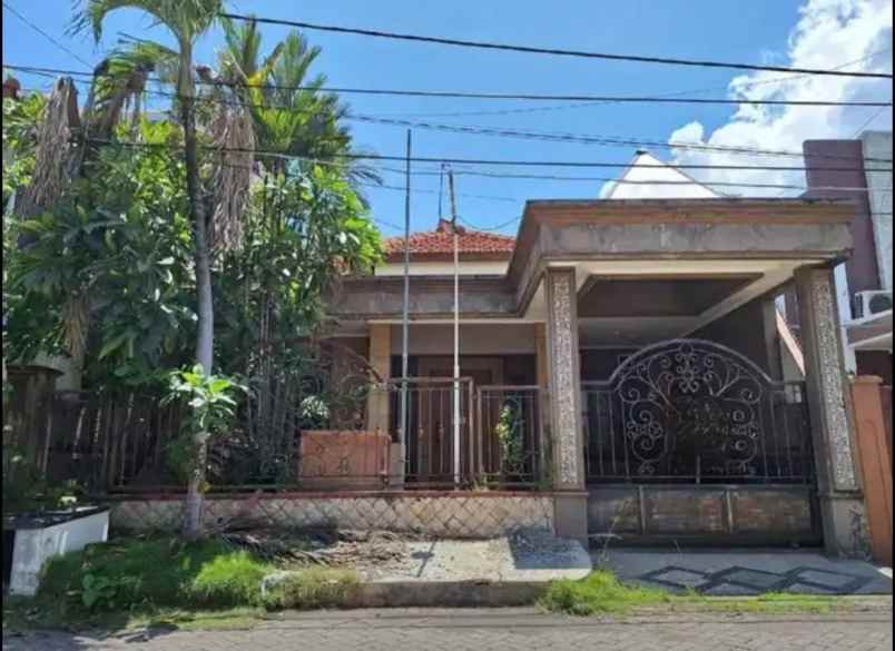 dijual rumah manyar tirtoyoso