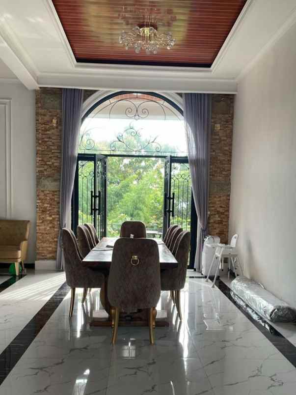 dijual rumah manyaran