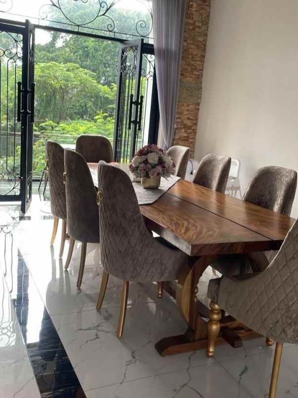 dijual rumah manyaran