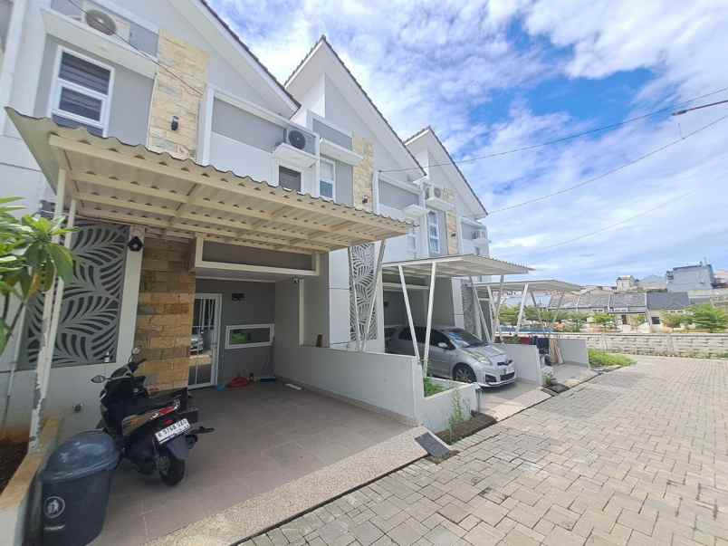 dijual rumah medina townhouse depok jl