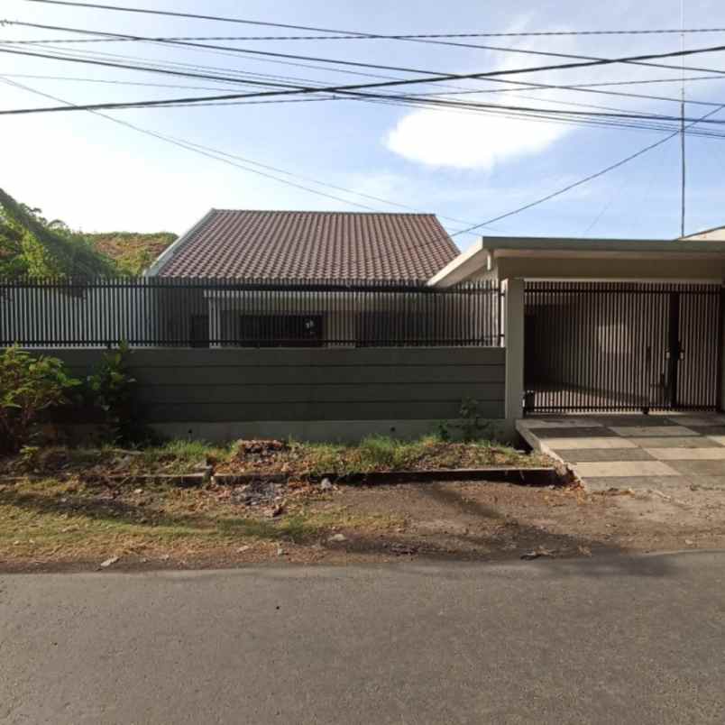 dijual rumah medokan ayu