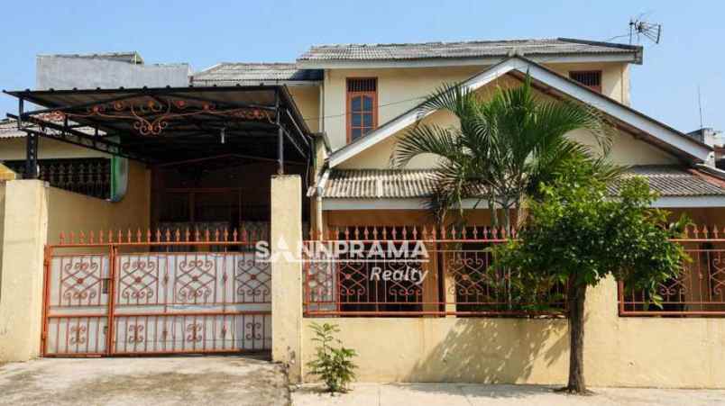 dijual rumah mekarjaya
