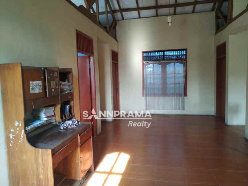 dijual rumah mekarjaya