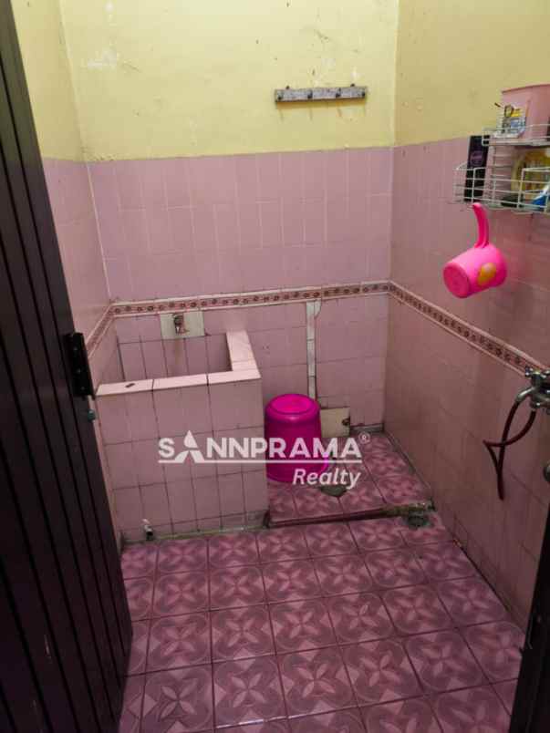 dijual rumah mekarjaya