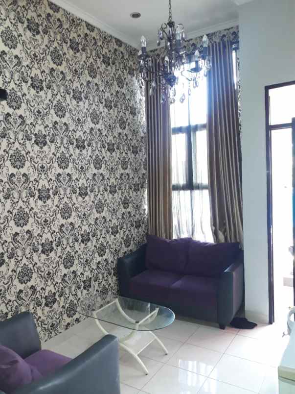 dijual rumah mekarwangi