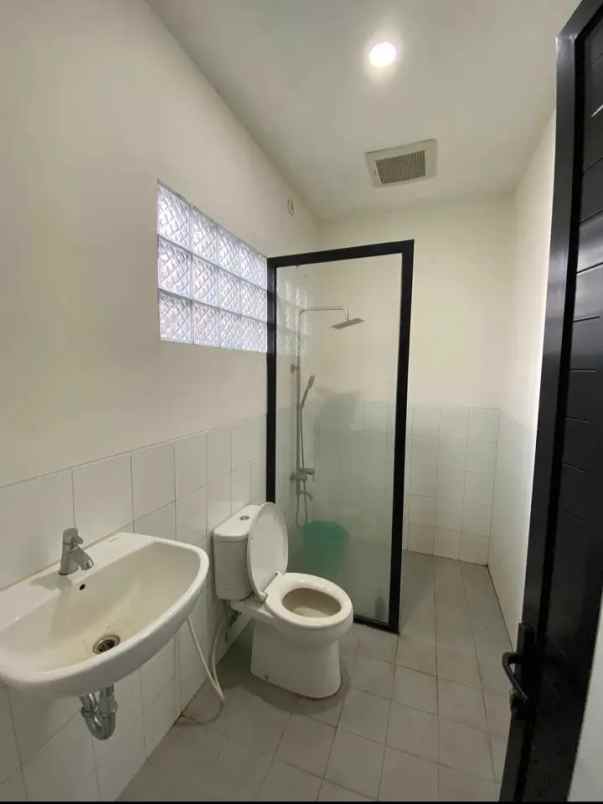 dijual rumah merkuri komplek margahayu