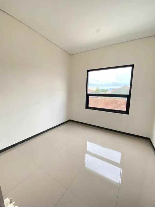 dijual rumah merkuri komplek margahayu