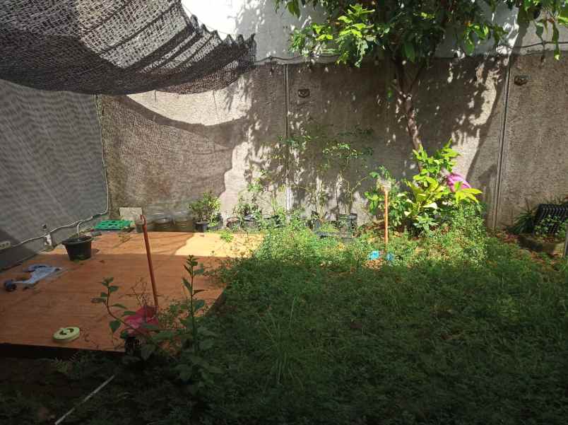 dijual rumah metland menteng