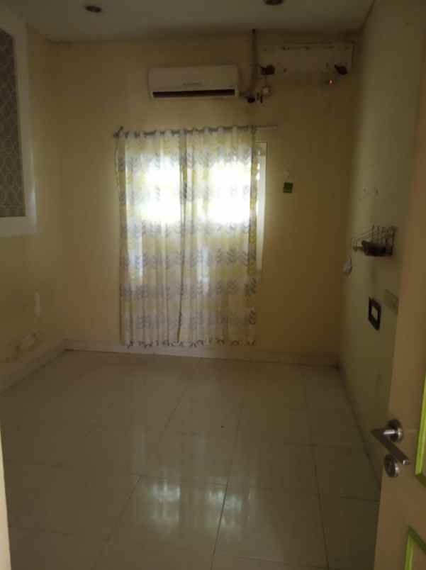 dijual rumah metland menteng