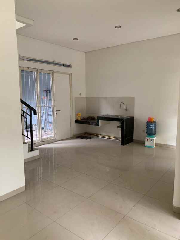 dijual rumah metland menteng cakung