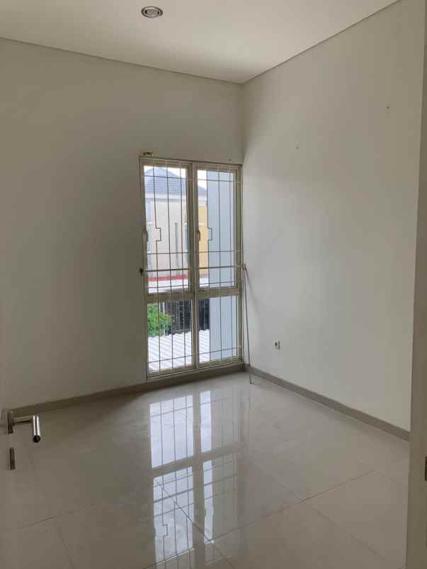 dijual rumah metland menteng cakung