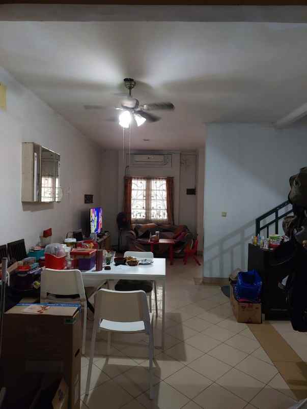 dijual rumah metland menteng cluster