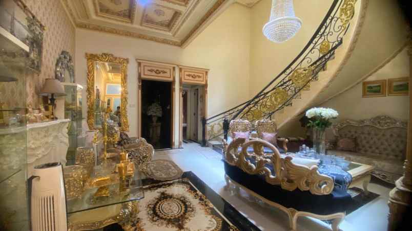 dijual rumah mewah di daerah kelapa