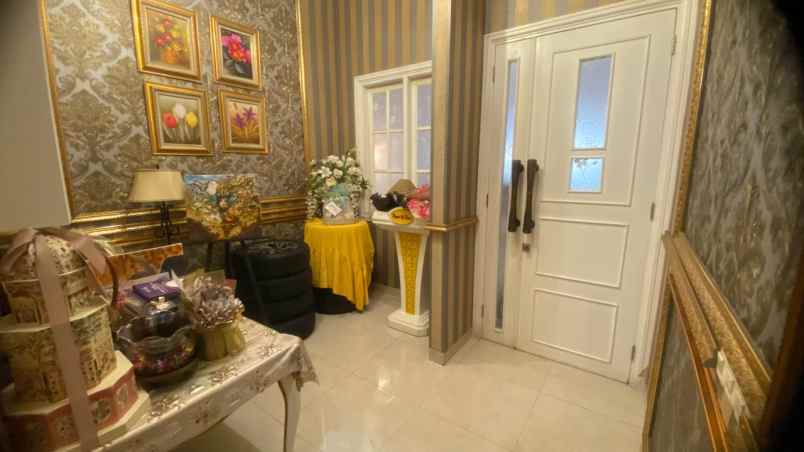 dijual rumah mewah di daerah kelapa