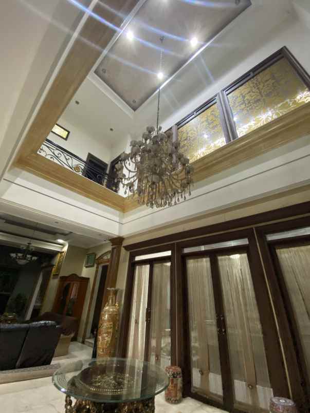 dijual rumah mewah di kota bandung