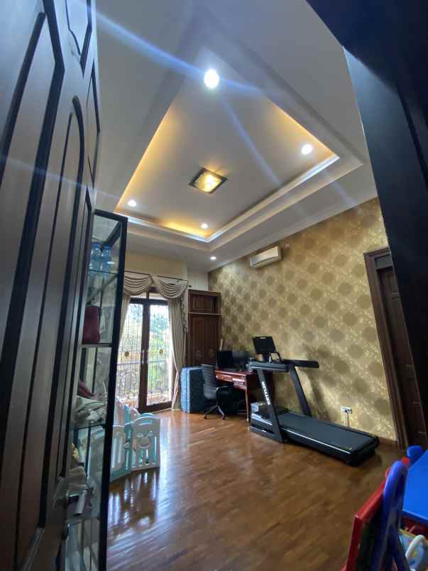 dijual rumah mewah di kota bandung