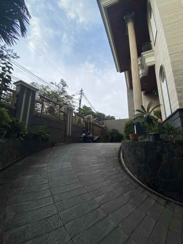 dijual rumah mewah di kota bandung