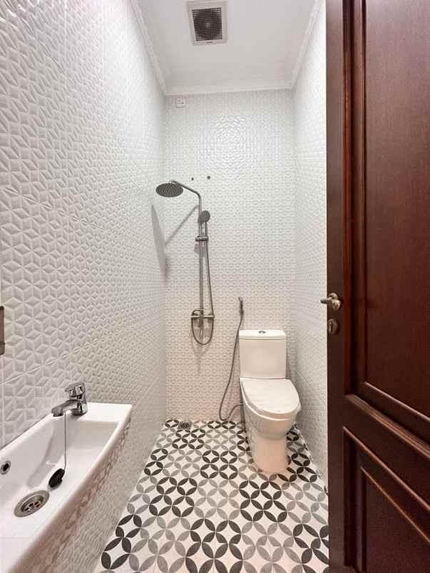 dijual rumah mewah murah di pondok gede