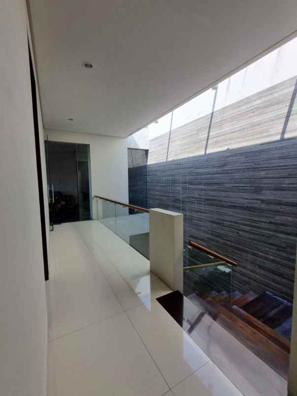 dijual rumah mulyorejo