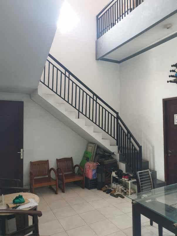 dijual rumah ngagel