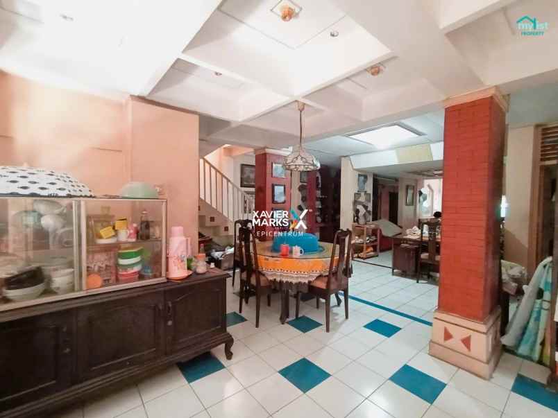 dijual rumah nginden kota