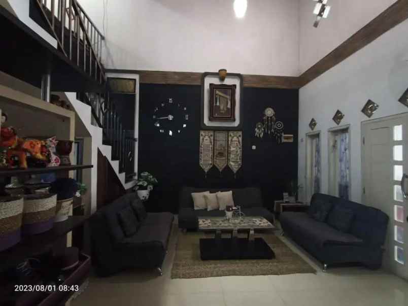 dijual rumah nusa cisangkan