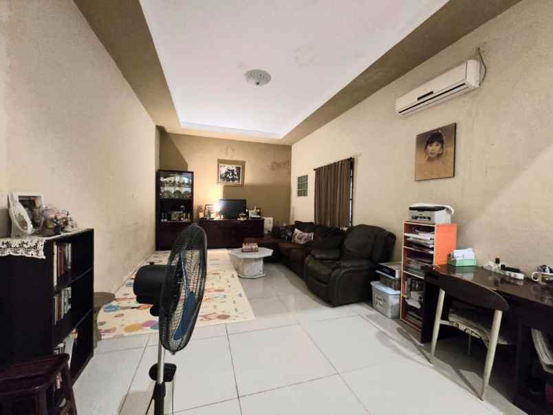 dijual rumah pakuwon city