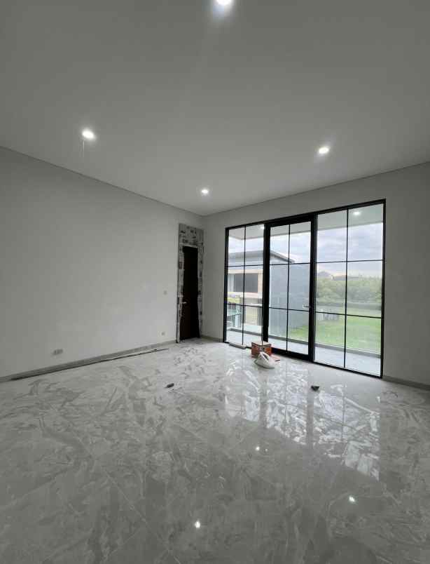 dijual rumah pakuwon city grand island