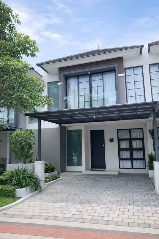 dijual rumah pakuwon city suvadiva