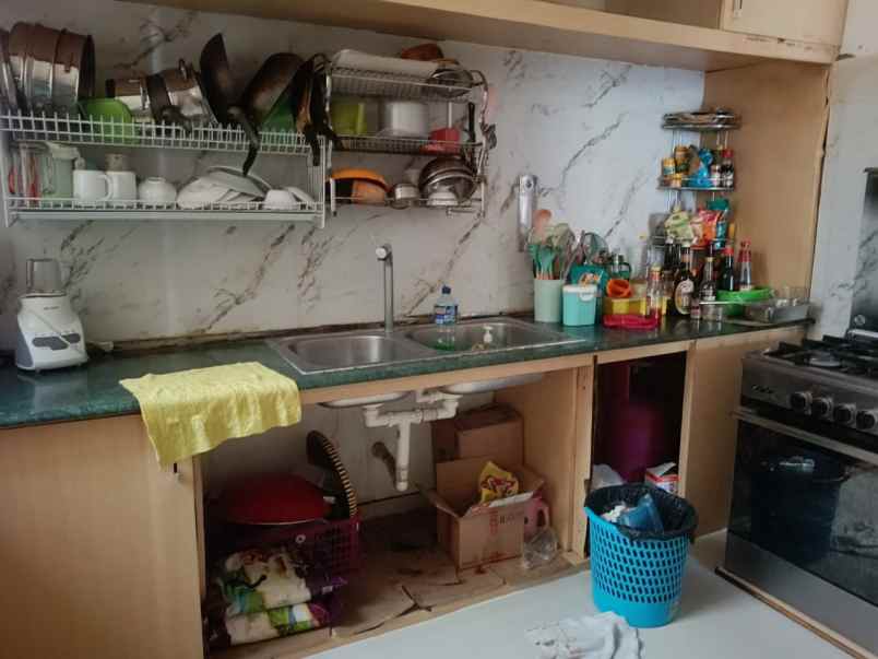 dijual rumah pakuwon indah