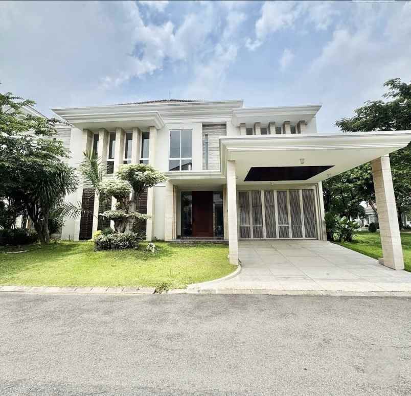dijual rumah pakuwon indah la rizgolf