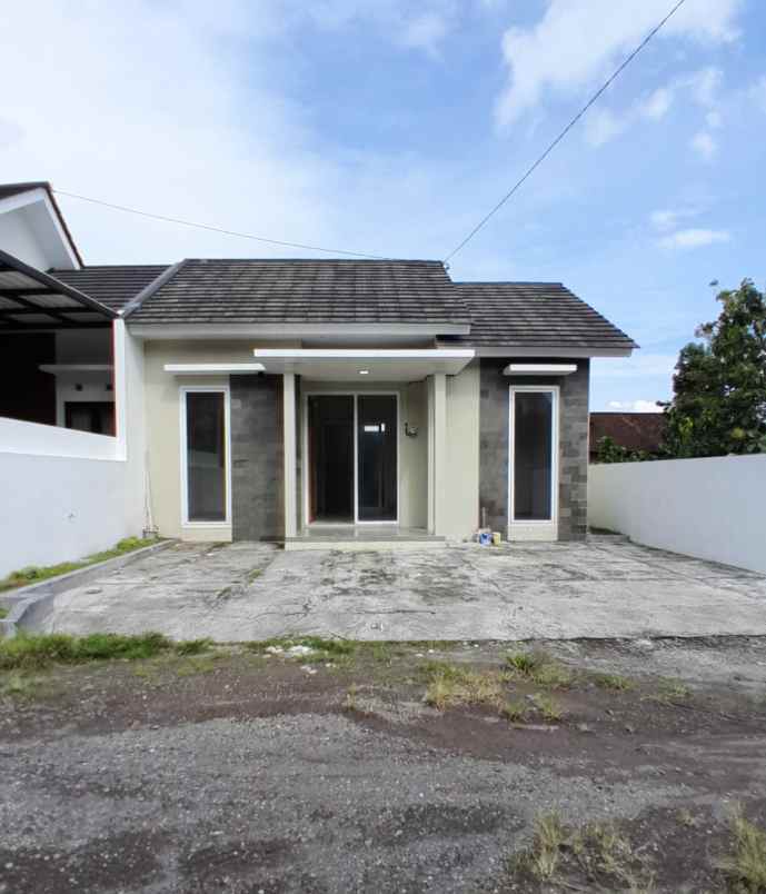 dijual rumah pamella 7