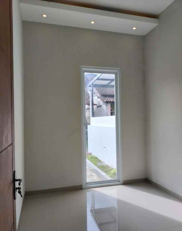 dijual rumah pamella 7