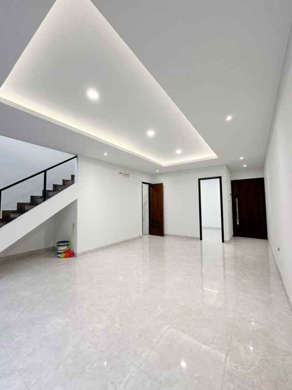 dijual rumah panjang jiwo permai jalan