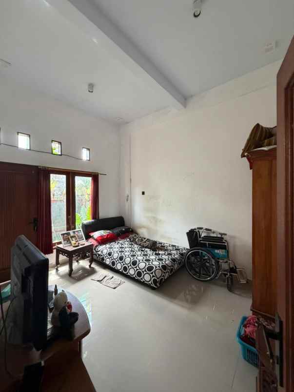 dijual rumah pasekan abiantuwung
