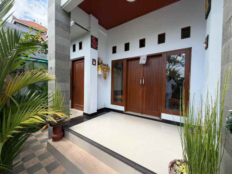 dijual rumah pasekan abiantuwung