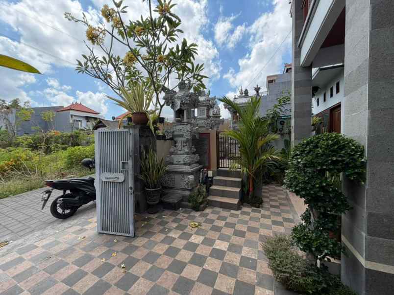 dijual rumah pasekan abiantuwung